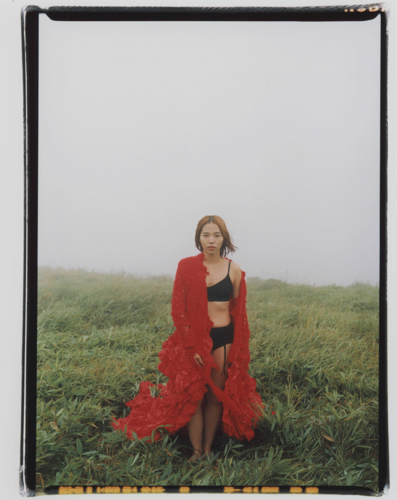 洪佩瑜至日本拍攝主視覺照片。(圖/何樂音樂提供)