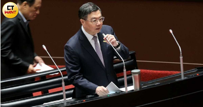 閣揆卓榮泰(圖)對於中選會委員提名遲到表達歉意。(圖/周志龍攝)