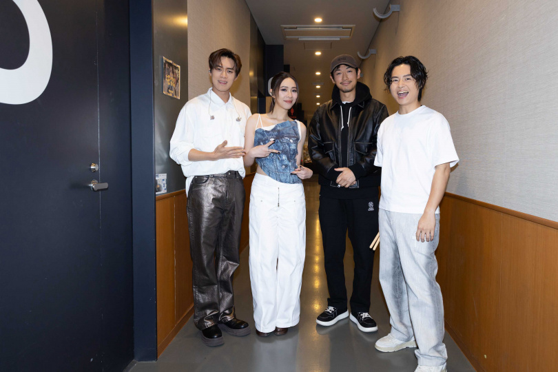 好友藤岡靛現身力挺告五人。(圖/相信音樂提供)