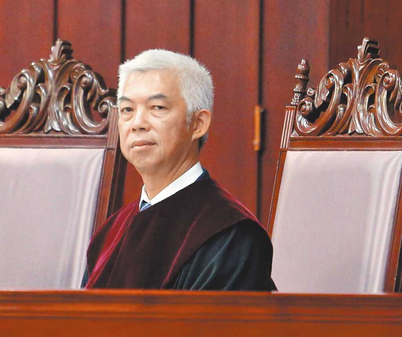 大法官尤伯祥曾任鍾文智辯護律師,認為紀凱峰承審鍾案應迴避且不該將鍾文智限制出境,鍾文智目前已潛逃出境。(圖/報系資料照)