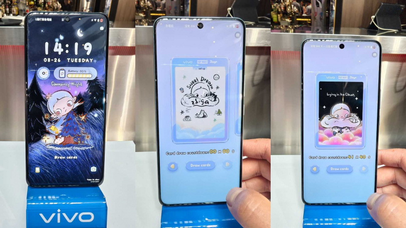 點選ZSIGA的主題桌布上的按鈕就可以抽卡，抽到的圖片也能拿來當作桌布使用。而且抽卡是要間隔一段時間才能再次進行的。（圖／廖梓翔攝）