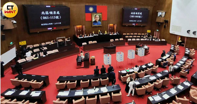 行政院表示願意與立法院溝通，但政院為憲政機關，無法執行有違憲疑慮的法案。（示意圖／周志龍攝）