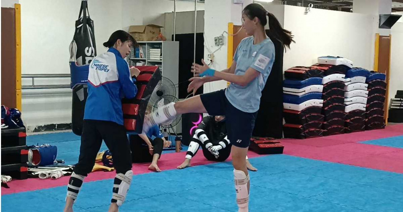 全運會在即，新北跆拳代表隊女子組羅嘉翎（右）、江宜珊把握每一秒練習機會，希望能為家鄉抱回獎牌。（圖／讀者提供）