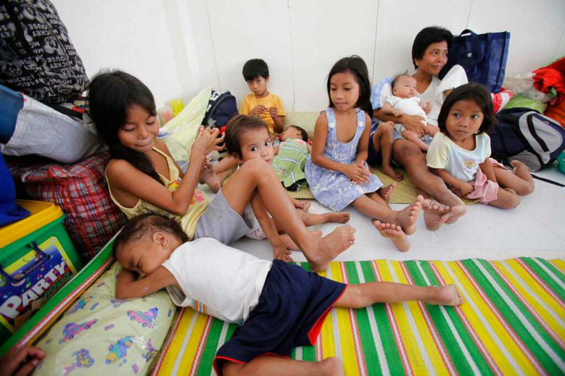 南韓公益團體發起人具本昌透過社群媒體公開韓籍父親與菲律賓混血兒的照片，盼促成父子重聚與扶養責任。