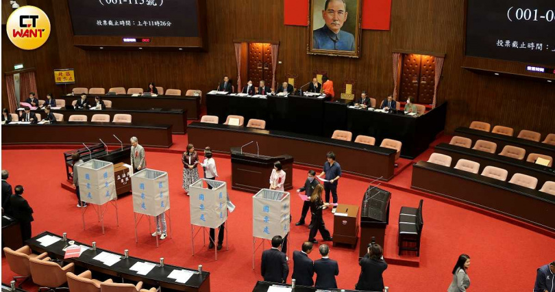 國家通訊傳播委員會（NCC）委員卡關多時後，總統賴清德務實地提出不少「親民眾黨」委員名單，希望能獲得立法院同意任命，別再讓機關空轉。（圖／周志龍攝）