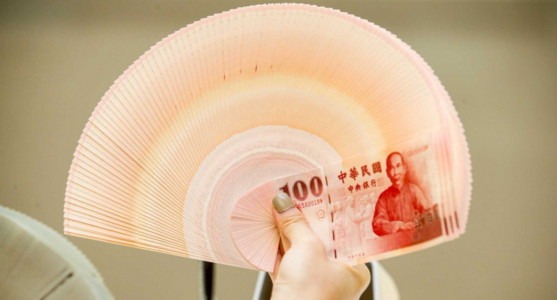 藍委提出超徵稅收應優先普發現金入法，未來是否演變為年年發錢制度備受關注。（圖／CTWANT攝影組）