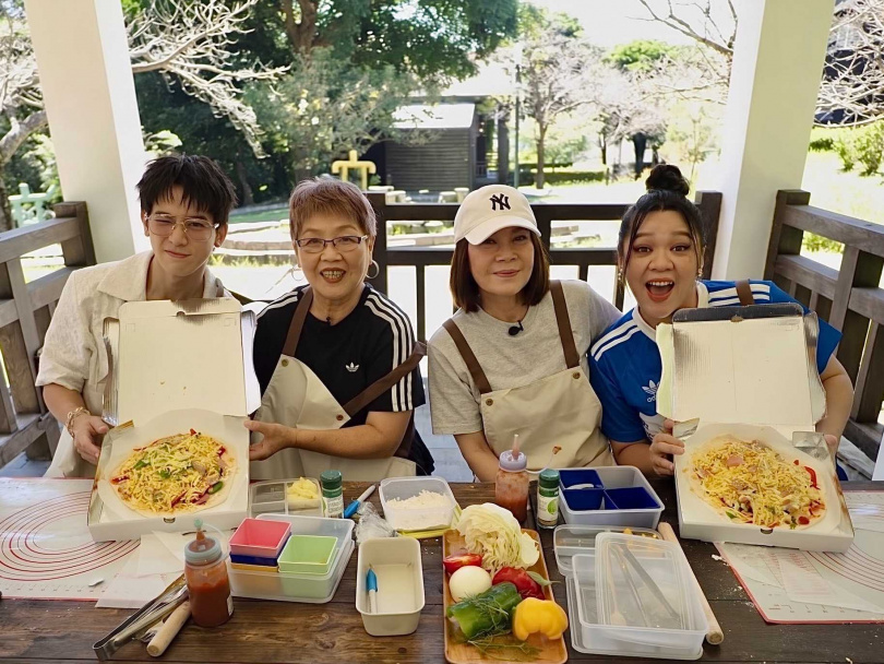 《雙星家遊團》本周邀請小樂吳思賢與Amanda一同出遊，兩人分別帶著媽媽Cindy、Jennies同行。（圖／台視提供）
