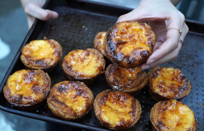 奶香味十足的「酸種蛋塔」就算冷了也仍保有酥脆口感。（圖／魏妤靜攝）