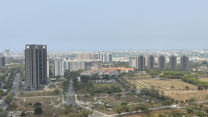 橋頭新市鎮全區為新屋，磁吸不少租屋族。（圖／東森財經新聞張琬聆攝）