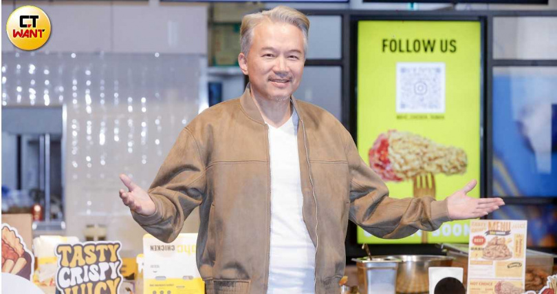 孫鵬（右）在《我的網紅女兒》中晉升王識賢的老大。（圖／趙文彬攝）