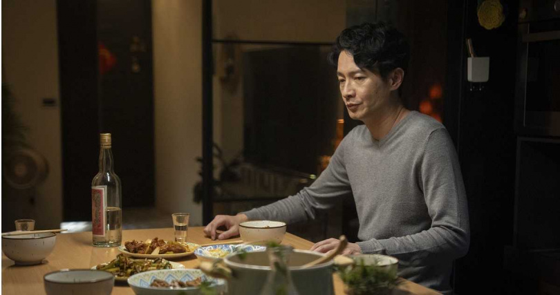 周詠軒得知兒子性向後開始酸言酸語。（圖／華視、公視台語台提供）