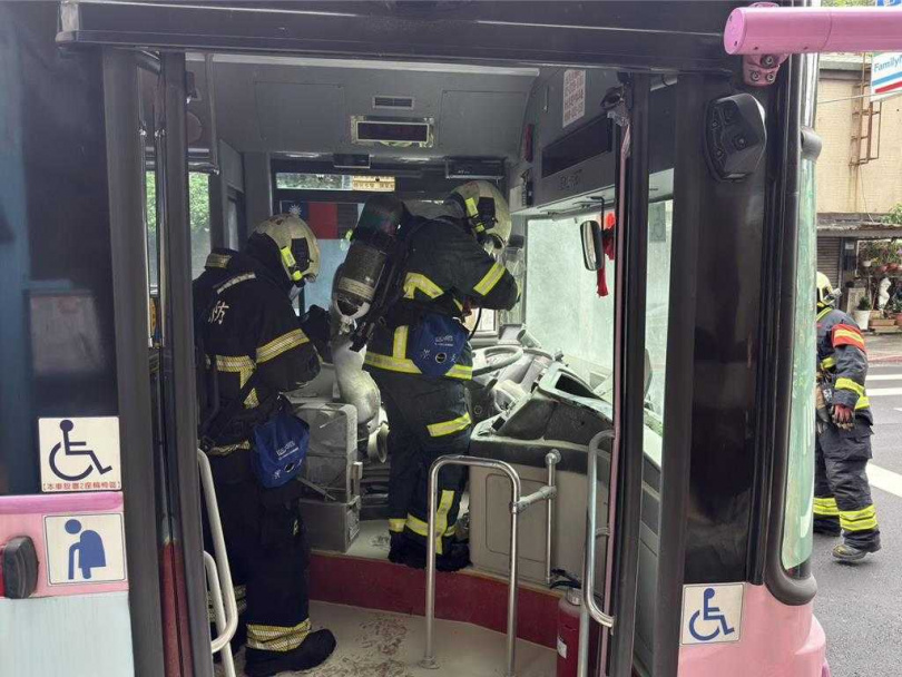 警消到場時火勢已經撲滅。（圖／翻攝畫面）