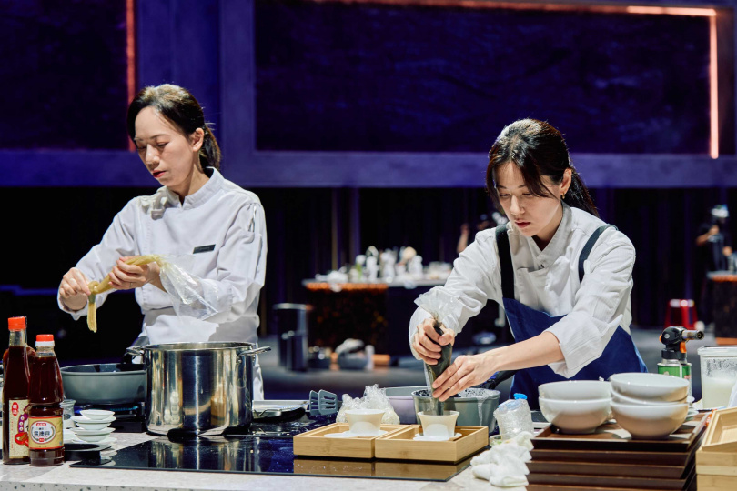 林予晞（右）試菜不忌口，結果直接大拉肚子。（圖／華視提供）