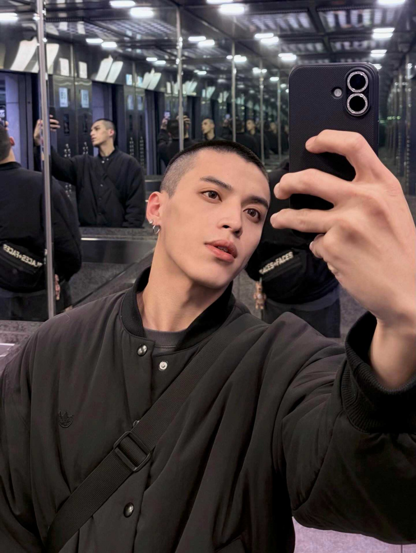 哲言加入海軍陸戰隊。(圖/索尼音樂提供)