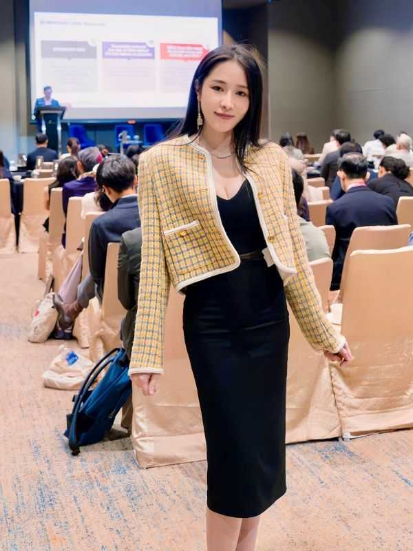 劉芷伊過去曾跨足模特兒及國際選美領域。(圖/劉芷伊牙醫師提供)