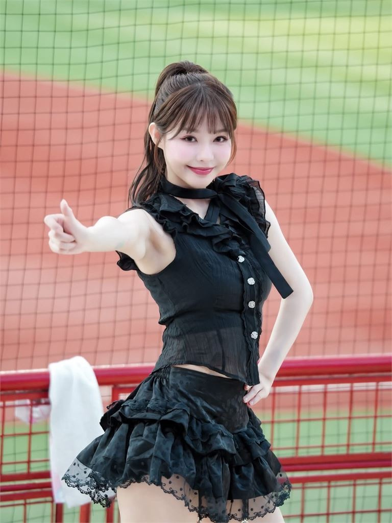 Yuri公開過去的工作。(圖/翻攝「xx15995」IG)