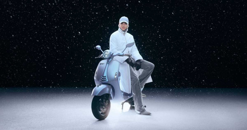 Vespa Snake Capsule Collection - 長版羽絨外套(圖/Vespa提供)。