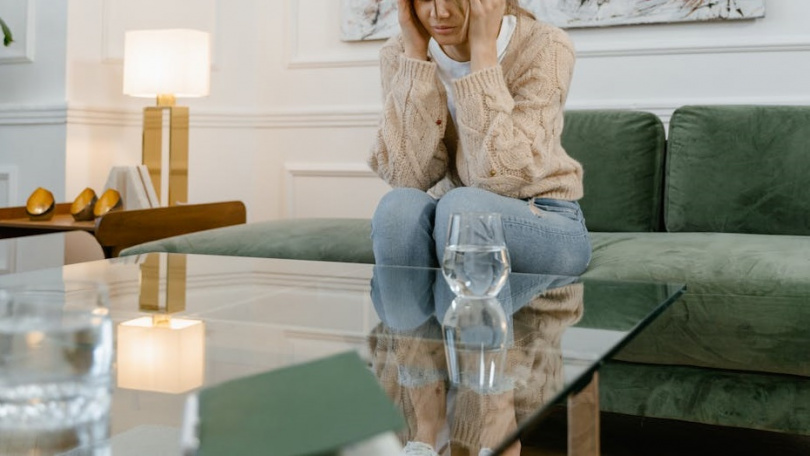   挑剔又不尊重她的婆婆，讓原PO又氣又煩惱，直言若婚前知道婆婆是這個樣子，她絕對不會結婚。（示意圖／取自Pexels）  