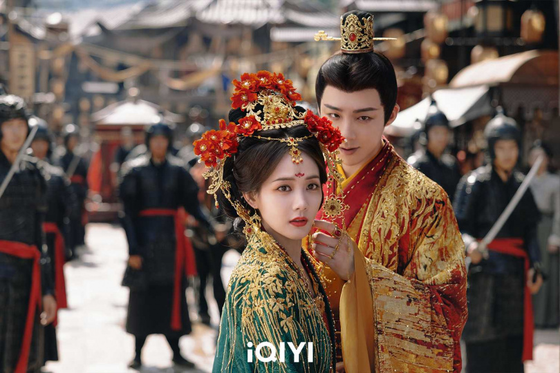 李一桐笑稱自己像是在演古裝版《小時代》。(圖/iQIYI愛奇藝國際版提供)