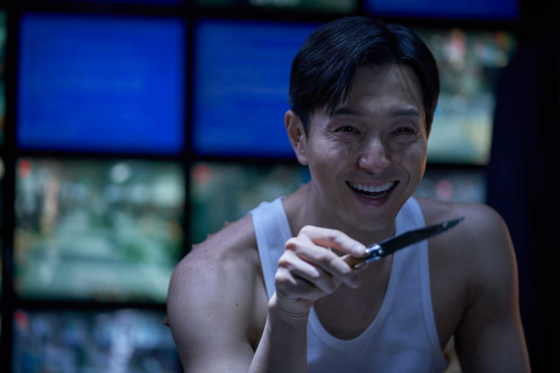 鄭星一在片中飾演雙面人議員「千仁浩」。（圖／采昌國際多媒體提供）