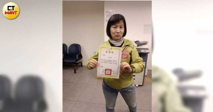 新北市議員石一佑希望早上尖峰時段，板橋各捷運站往台北市方向能加密班次。（圖／顏瑋辰攝）