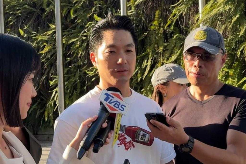 台中捷運9日在臉書發文預告,將可用iPhone和Apple Watch當作捷運車票。台北市長蔣萬安10日說,北捷硬體閘門更新10月就已經完成,票證服務部分像QR Code乘車碼預期明年1月就會開始。(圖/中國時報記者張珈瑄攝)