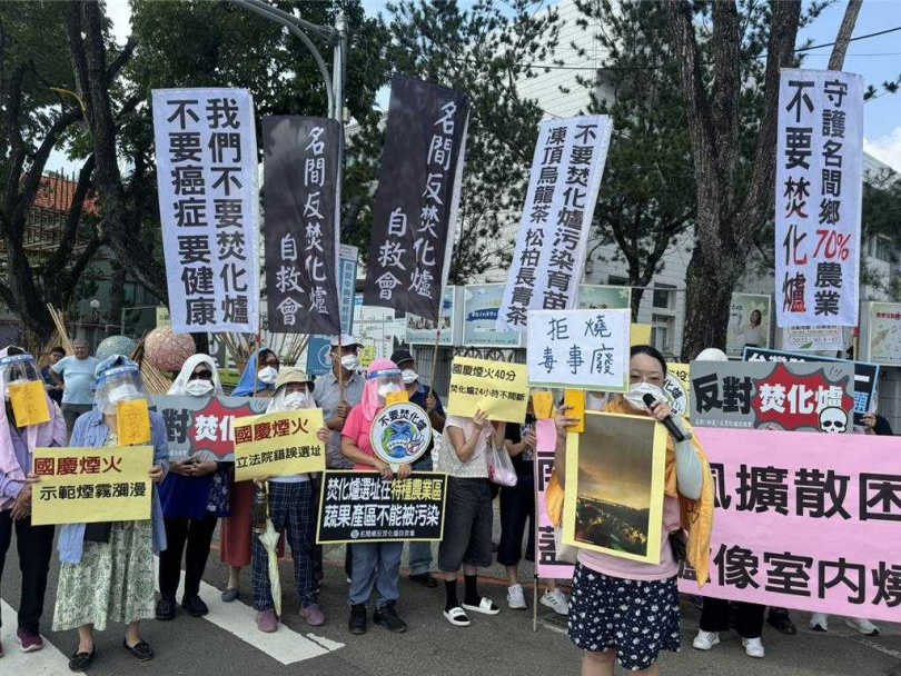 多個環保團體召開記者會,痛批國慶煙火淪為「國家級空汙示範」,並呼籲縣府撤銷名間鄉焚化爐計畫。(圖/台灣健康空氣行動聯盟提供)