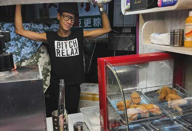 炸雞老闆因拒絕「0成本抽成」,遭逢甲大學學生辱罵。(圖/翻攝自padampadam1970 IG)