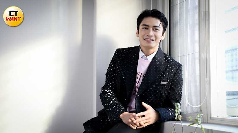 宋柏緯現在認為自己短髮比較好看。（圖／侯世駿攝）