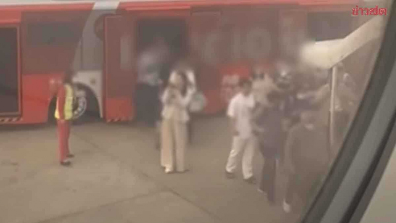 乘客在社群媒體上還原現場情況,指責航空公司登機流程出現重大疏失。(圖/翻攝自Khaosod)