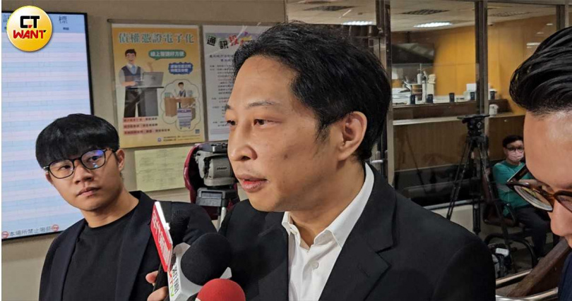 台北地院認定胡亦嘉涉犯《證券投資信託及顧問法》的背信罪。（圖／劉松霖攝）