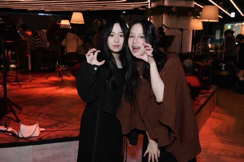 翎聲響起（右）受邀約拍片差點遭網紅騙到汽車旅館。（圖／TTR女神特賣會提供）