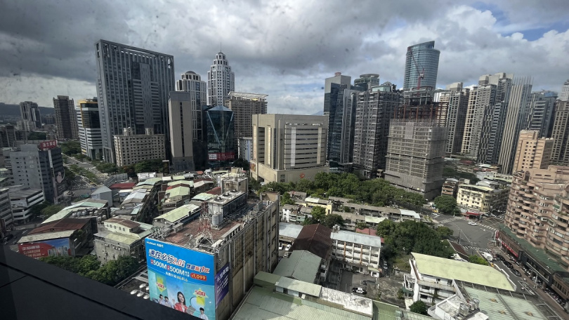 新北市一線行政區房價漲勢凌厲，吸引建商進駐整合。（圖／東森財經新聞張琬聆攝）