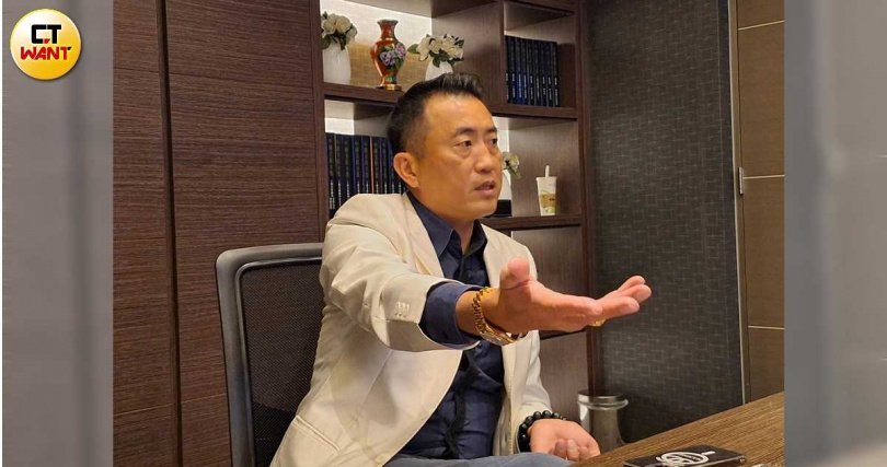 大師房屋董事長陳建慶認為，「陶朱隱園」即使賣出了第一戶，但仍會賣得很辛苦，要賣到過半後才會好一點。（圖／林榮芳攝）