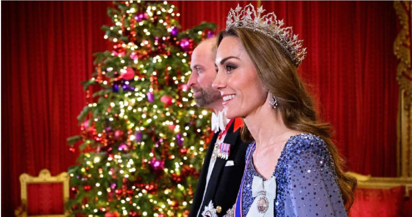 凱特王妃以象徵德國國花的矢車菊藍晚禮服亮相國宴，初次佩戴東方圓環冠冕，氣場十足。