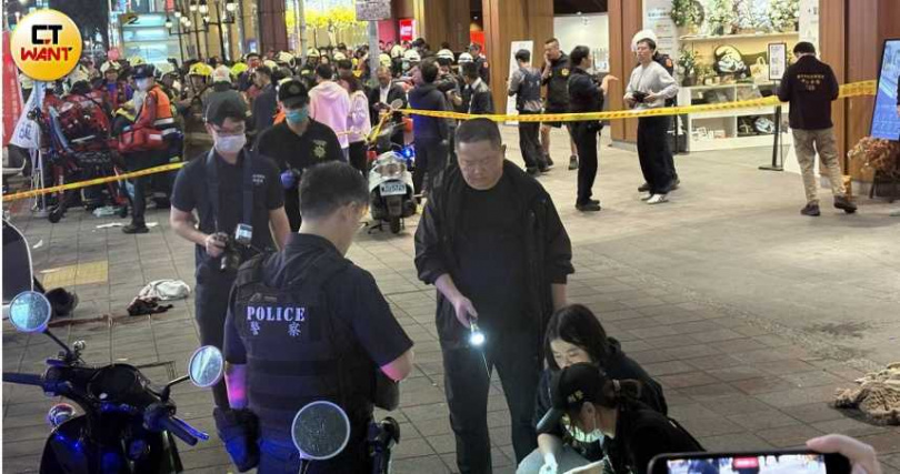 北捷台北車站和中山站隨機攻擊嫌犯闖誠品生活百貨持刀亂砍路人。（圖／翁靖祐攝）