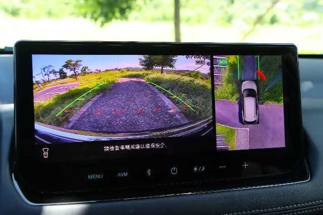 AVM 360度環景畫面將車身周遭盡收眼底,搭配MOD移動物體偵測,窄巷或車位皆能從容應對。(圖/CTWANT)
