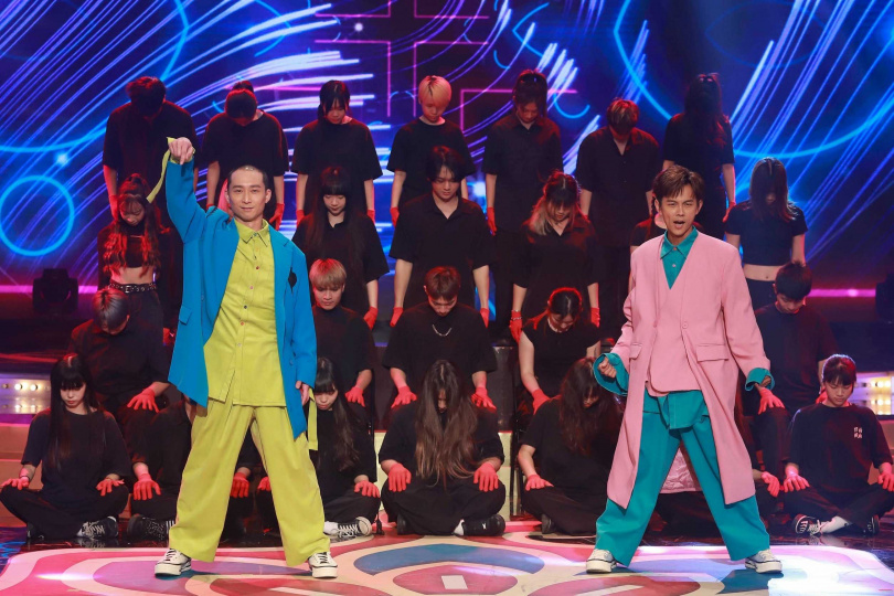 阿翔（右）表示A May老師編得舞太難。（圖／民視提供）