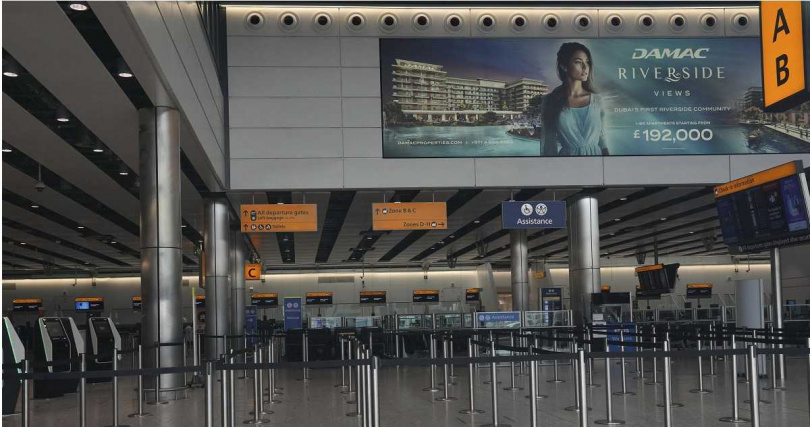 周五全天至少1351個在希斯洛起降的航班被取消。(圖/達志/美聯社)