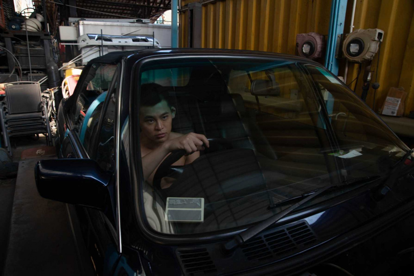 劉宜豪在《誰在看著我們》飾演慘遭長官霸凌性侵的小兵。（圖／攝露士提供）