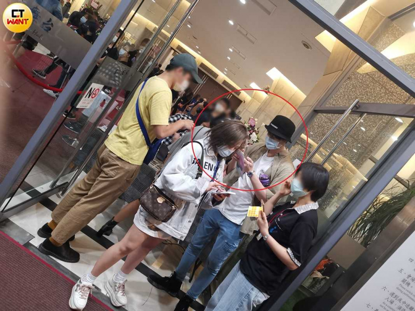 劉書宏曾跟茵聲公開交往，兩人當時愛得甜蜜，經常被捕捉到情侶生活。（圖／本刊攝影組）