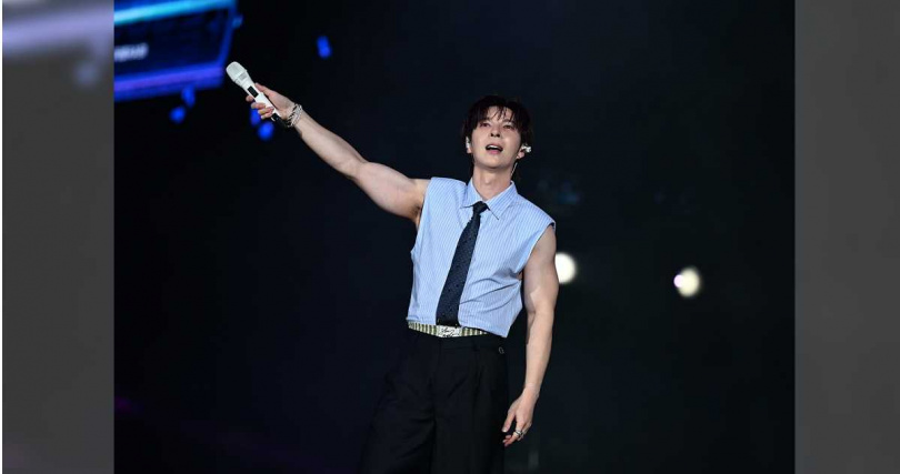 陳勢安大秀健壯好身材。（圖／新傳媒YES 933提供）