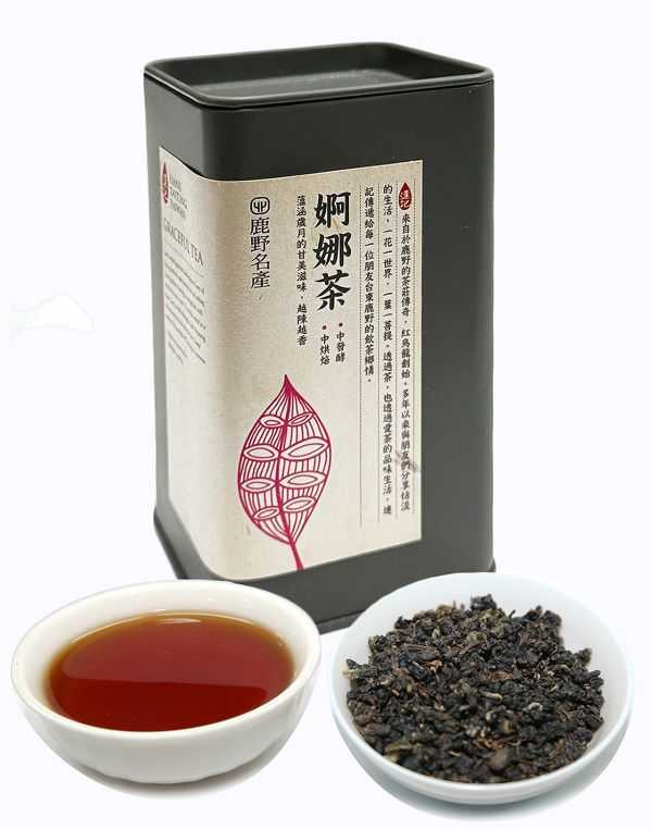 鹿野連記茶莊提供的紅烏龍茶湯呈明亮澄清帶有光澤的烏紅色。（圖／吳德亮攝影）
