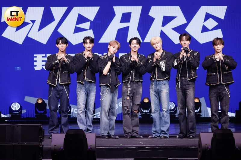 台韓跨國選秀節目《SCOOL》的出道團SEVENTOEIGHT。（圖／林士傑攝）