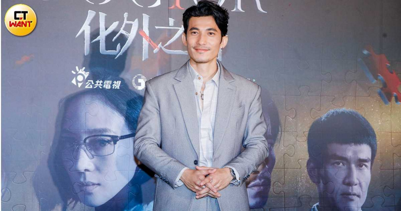 連炳發劇中有露「八塊肌」，讓同劇女演員們很害羞。（圖／趙文彬攝）