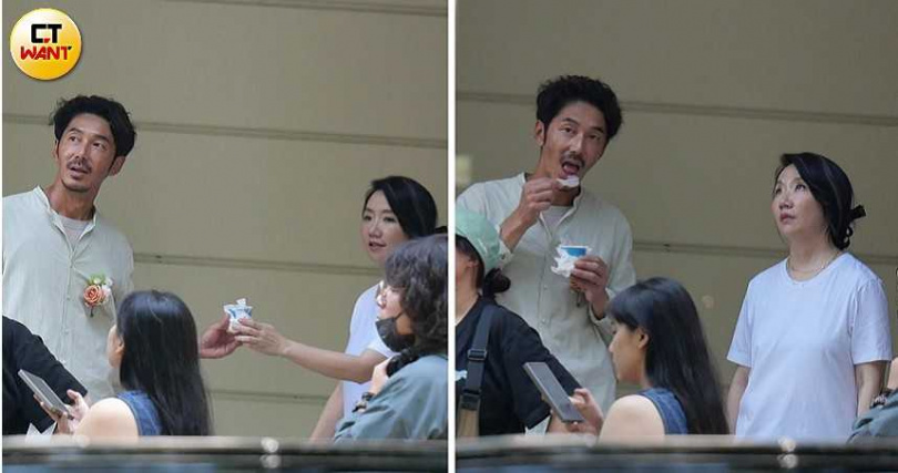 李李仁和陶晶瑩合吃一杯冰淇淋，傳來傳去你一口我一口的。（圖／本刊攝影組）