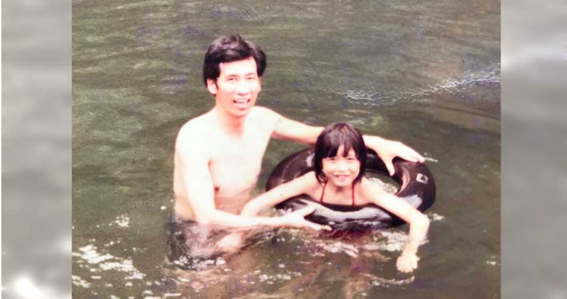 黃嘉千與爸爸。（圖／黃嘉千提供）