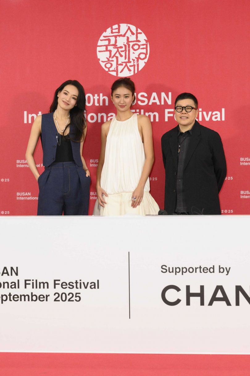 《女孩》導演舒淇(左起)、9m88、監製葉如芬出席釜山影展記者會。(圖/甲上娛樂提供)
