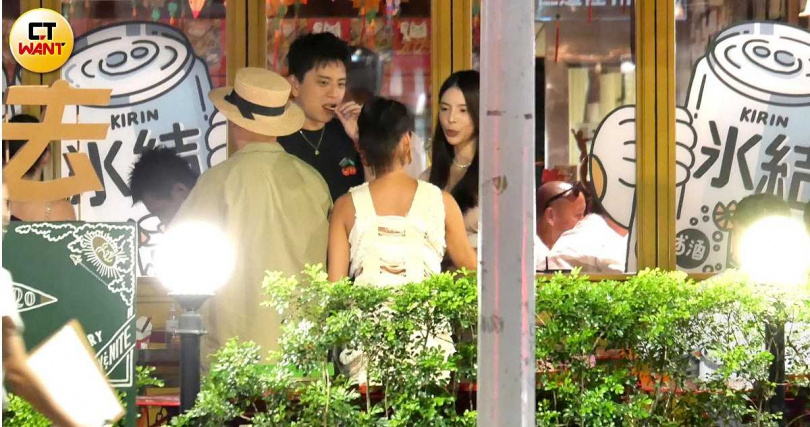柯震東的超級好友王大陸也帶著女友一起參加柯家洋的結婚趴。（圖／本刊攝影組）