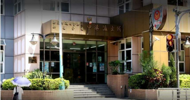 快訊/金錢糾紛起口角 不孝女超商買水果刀砍母致重傷
